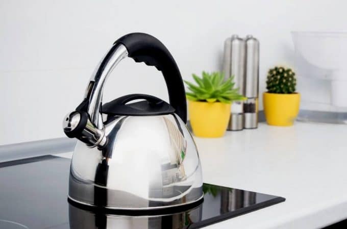 A simple cleaning hack for how to naturally descale a kettle of limescale, using white wine vinegar. This descaling tip is so easy and takes minutes, so you can do it every week without it taking up loads of your time. #descaling #limescale #vinegar #Cleaning #CleaningTips #CleaningTricks #CleaningHacks #HouseholdHacks #Greenclean #Greencleaning #Greencleaners #Cleaningtips #CleaningHacks #Cleaning #housework #houseworktips #vinegar