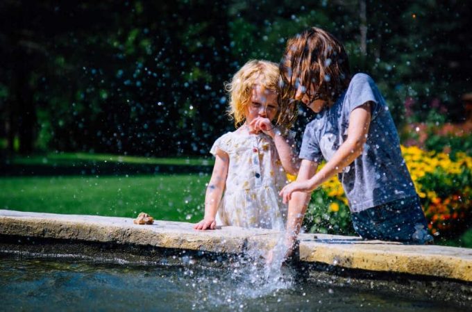 10 Ways to help kids avoid the summer brain drain, prevent summer learning loss with these simple tips, what is summer learning loss?