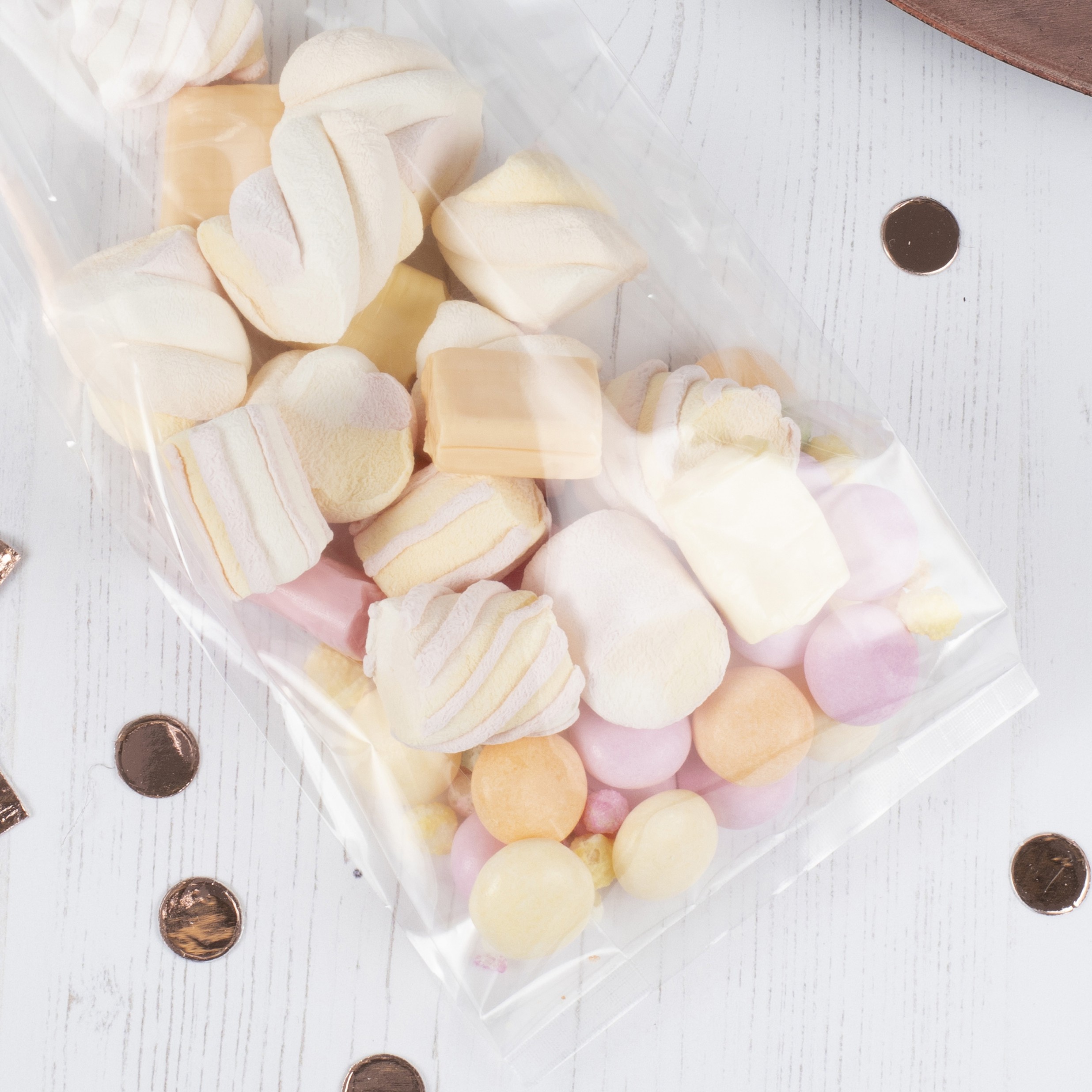 12 Fudgeliciuos easy homemade fudge recipes (perfect for gifting) 3 Cellophane candy bags
