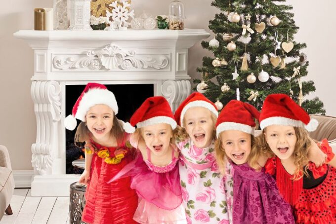 Christmas party games for kids, kids Christmas party games, children's Christmas games, Children's Xmas party games, Christmas games for kids party, Christmas games ideas for kids, Christmas party games for toddlers, Christmas party games for kids table, children's christmas party games