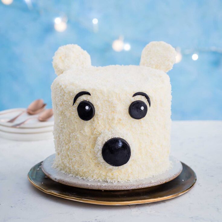 Image for How to make a polar bear Christmas cake