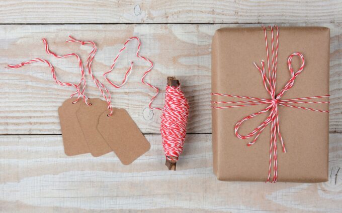 This is a list I've put together of 11 zero waste Christmas ideas that lead you through some of the different ways you can work out how to have a zero waste Christmas with your family this year. There are eco-friendly ideas for zero waste and single-use plastic free Christmas decorations - including for the tree - gift ideas, zero waste Christmas gift wrap ideas and more.