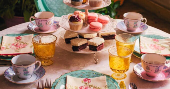 ideas to help you host a Wonderful vintage style tea party for teens