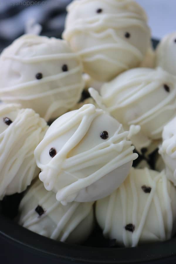 Image for Halloween Mummy Oreo Truffles