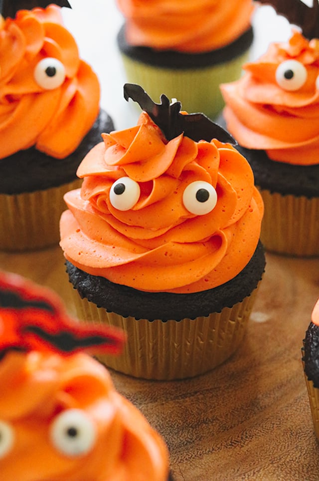Image for Halloween Ghost Chocolate Cupcakes with Crispy Magic Frosting
