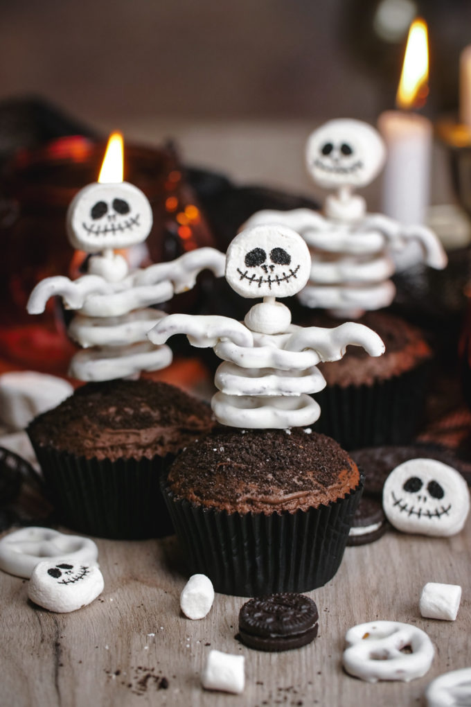 Image for Skeleton Cupcakes