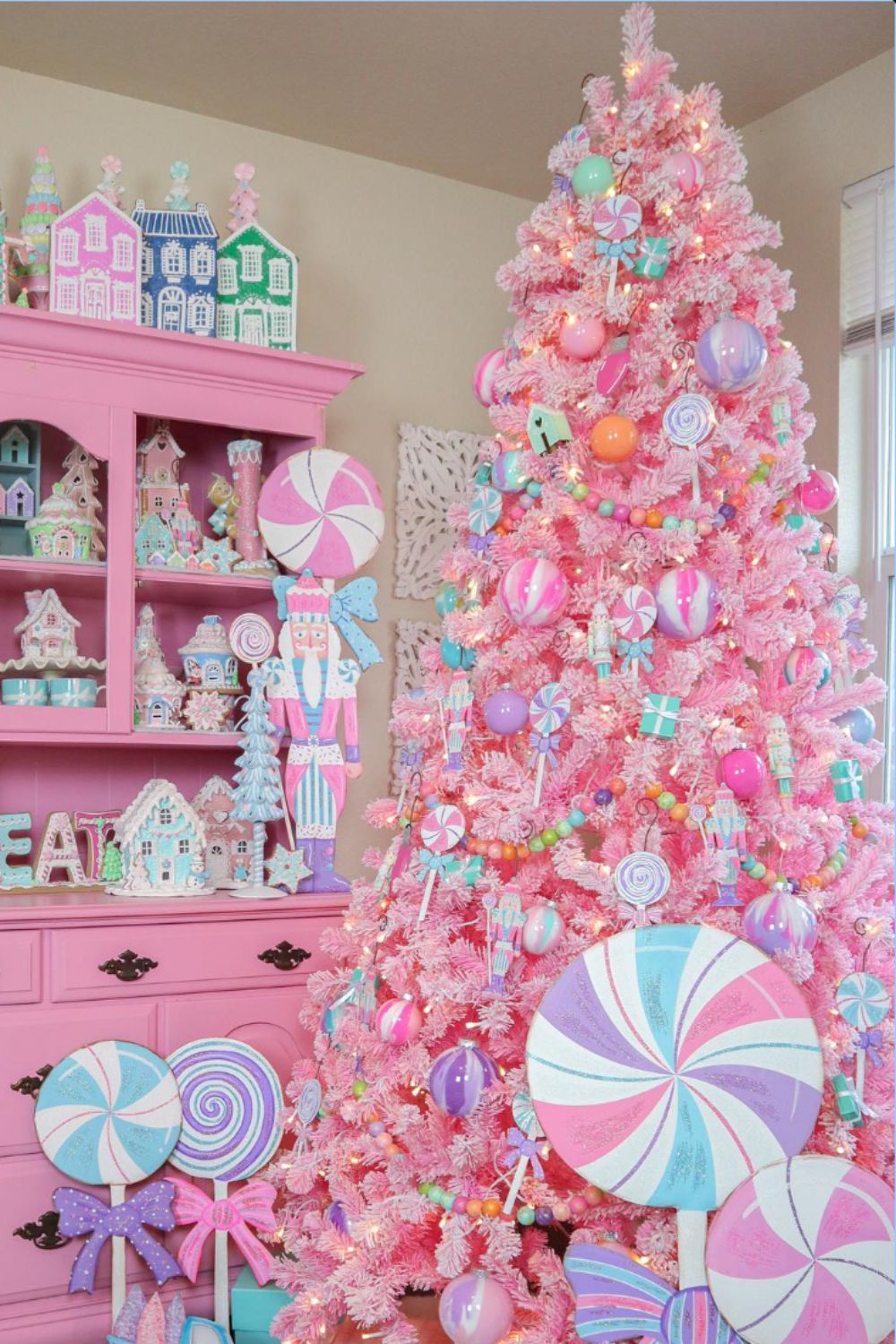 18 Pretty Pink Christmas Tree Decorating Ideas that pack a punch! 6