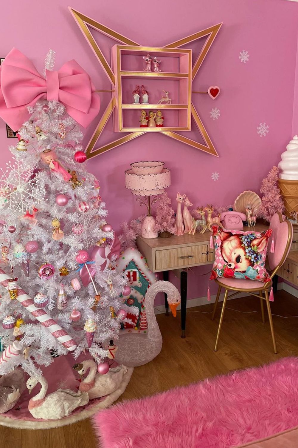 18 Pretty Pink Christmas Tree Decorating Ideas that pack a punch! 2