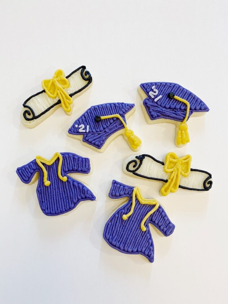 Image for How to Decorate Mini Graduation Sugar Cookies